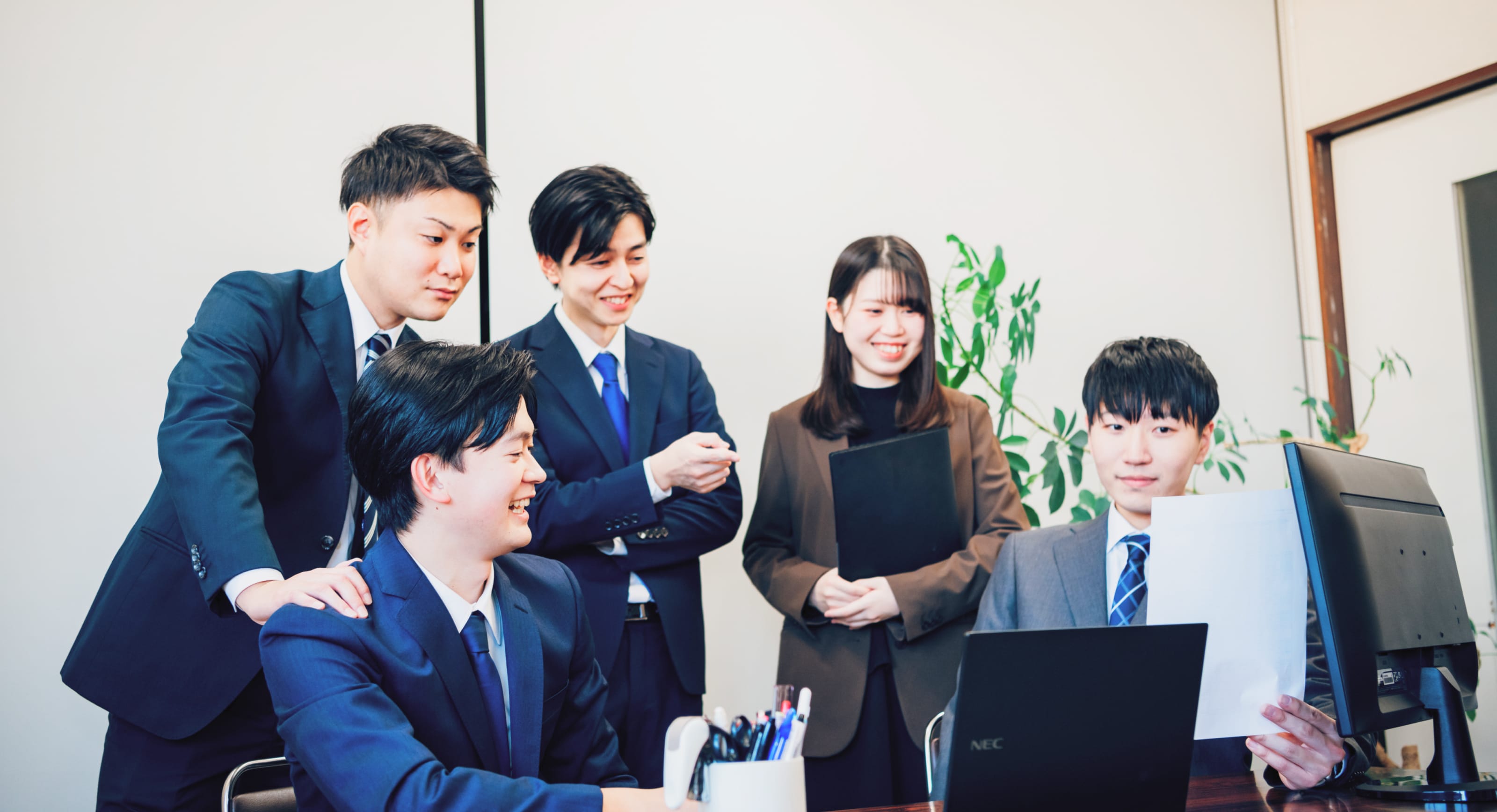 社員の打ち合わせ