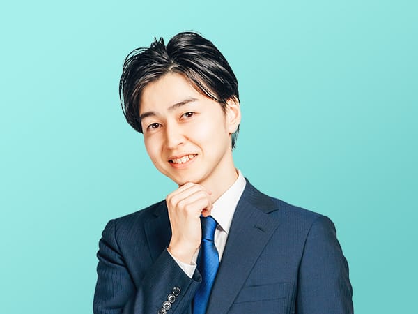 笑顔の男性社員